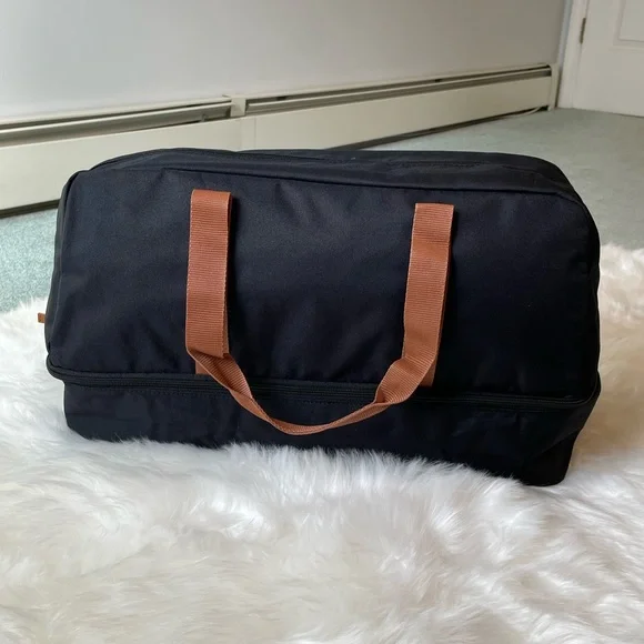 NWT - DSW Weekender - Picture 9 of 16